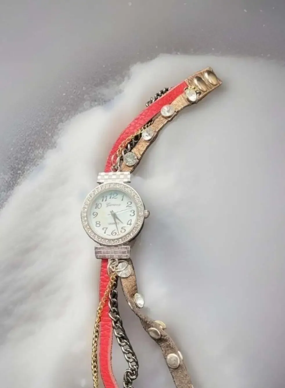 Geneva women piece